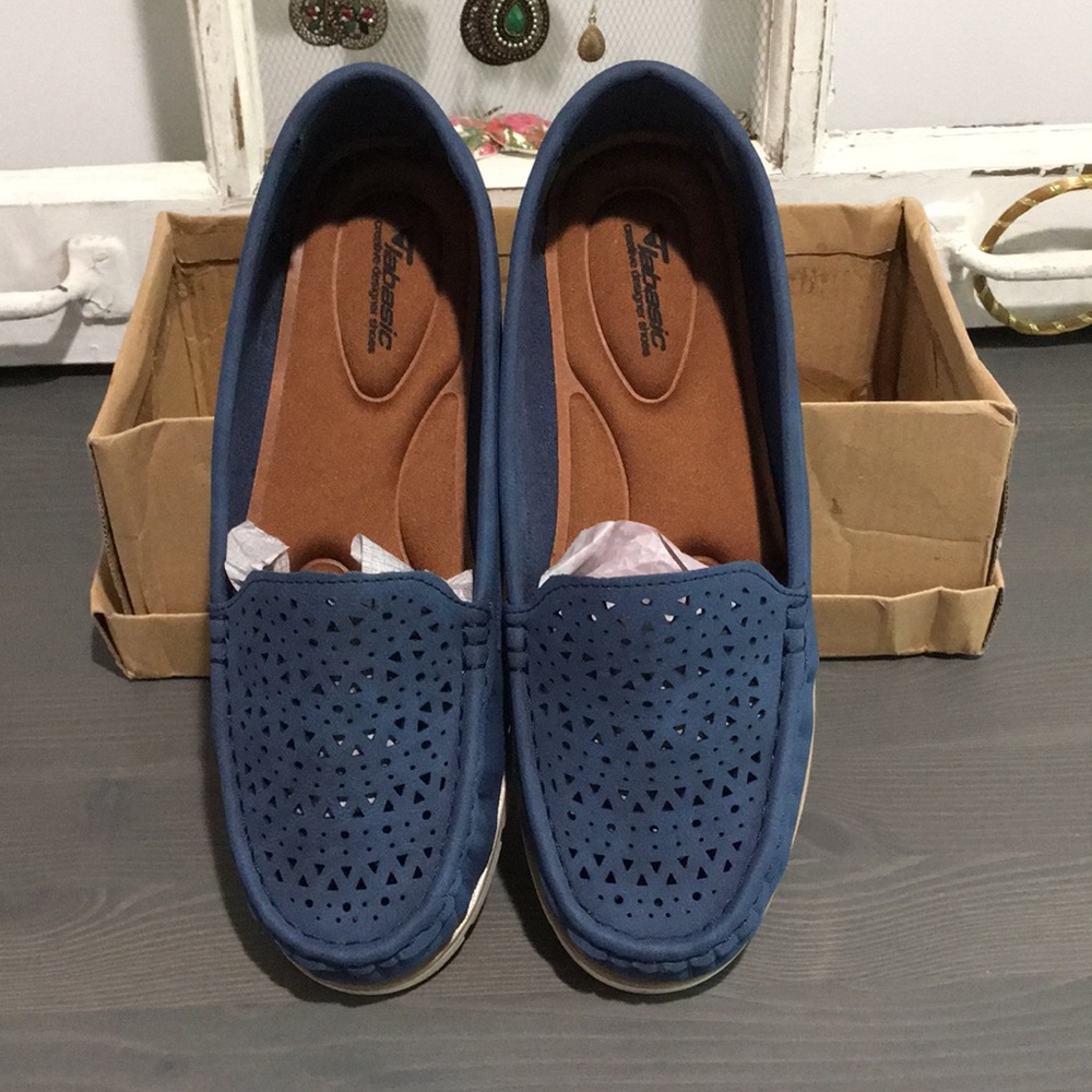 Women’s Penny Loafer Moccasins, Navy size 7.5